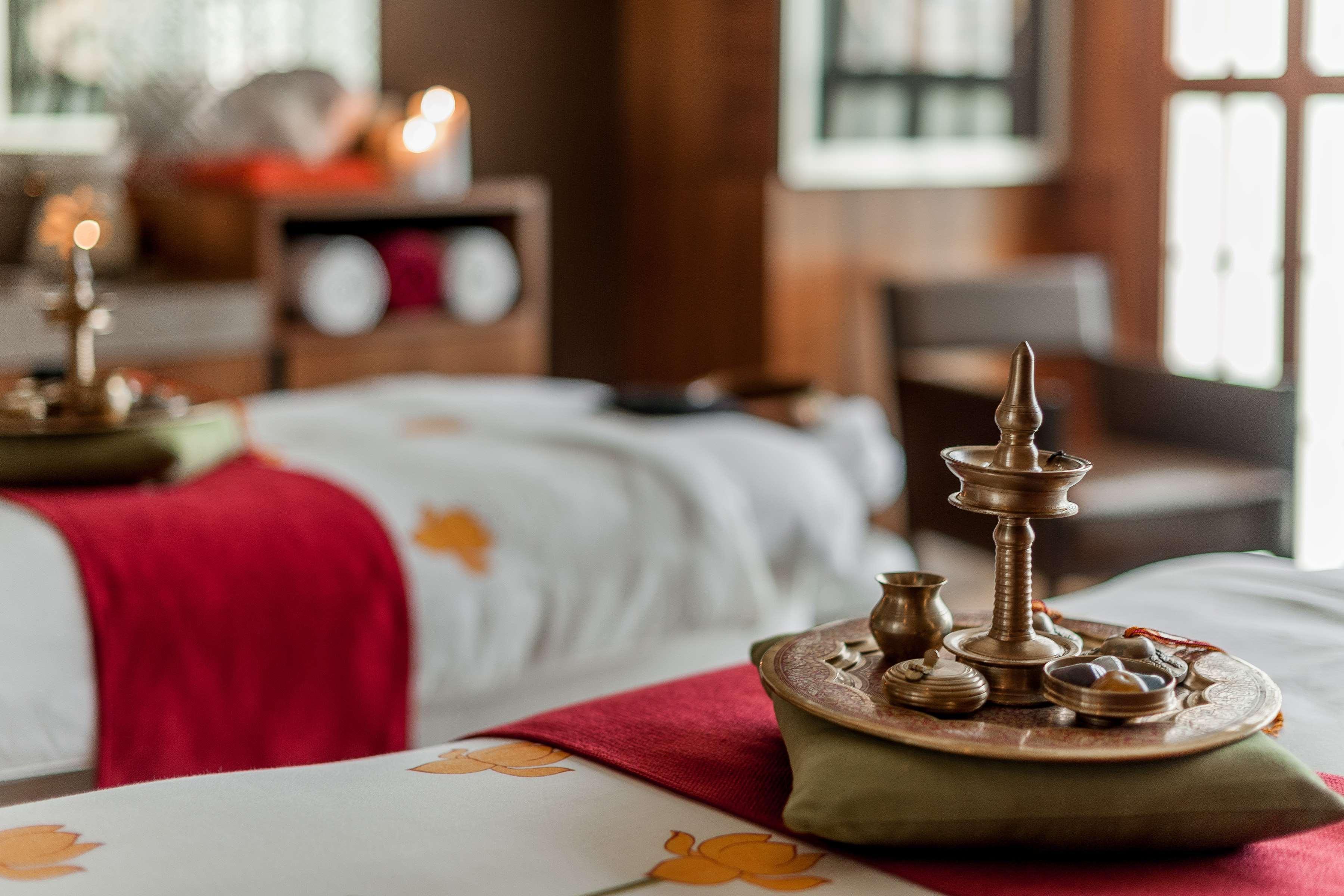 Hotel Hyatt Ahmadabad Zewnętrze zdjęcie A traditional brass diya